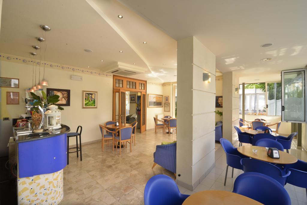 Hotel Ave ริมินี ภายนอก รูปภาพ