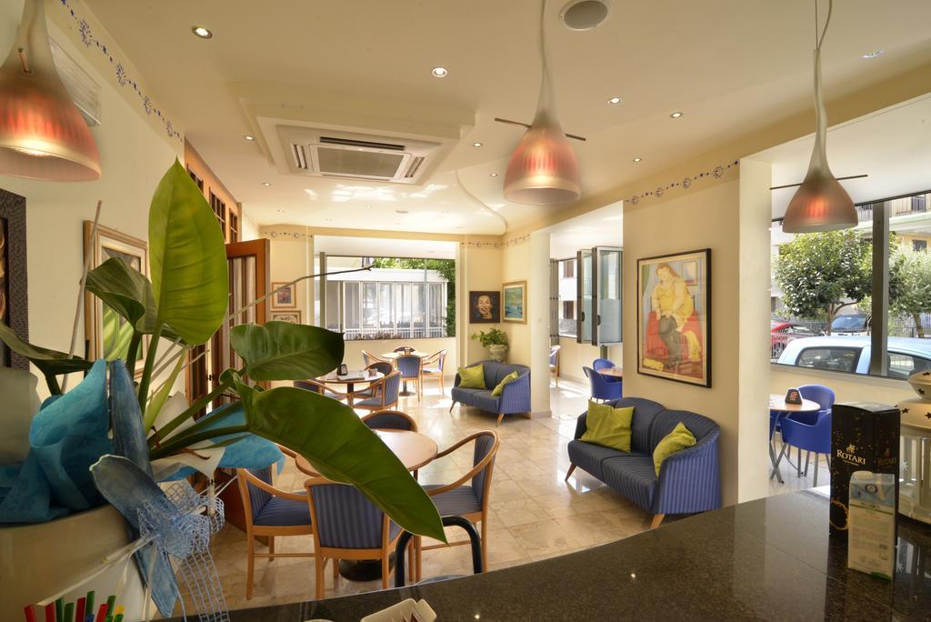 Hotel Ave ริมินี ภายนอก รูปภาพ